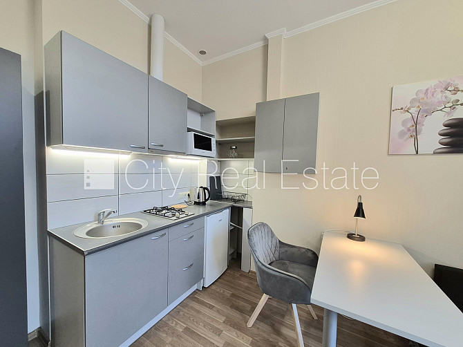 Pagalma ēka, slēgts pagalms, ieeja no pagalma, beletāža, logi vērsti uz pagalma pusi, viena Rīga - foto 16