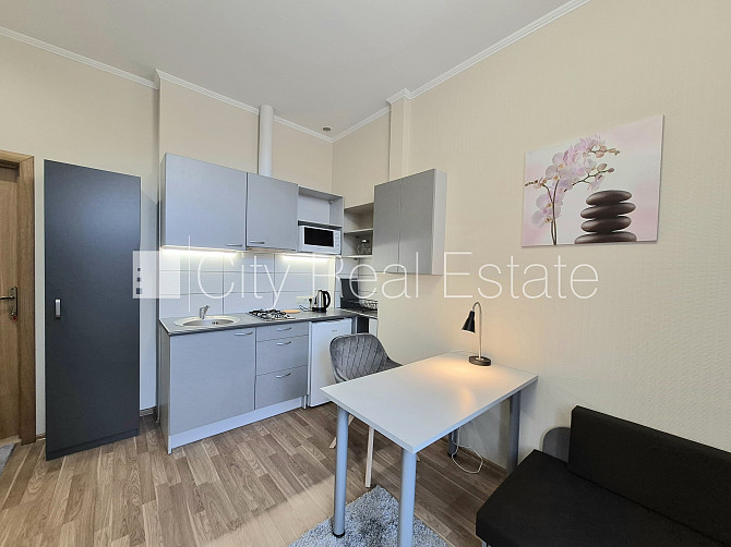 Pagalma ēka, slēgts pagalms, ieeja no pagalma, beletāža, logi vērsti uz pagalma pusi, viena Rīga - foto 15