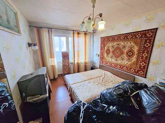 Земля в собственности, фасадный дом, вход с улицы, лифт, лестничная клетка после Rīgas rajons