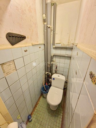 Zeme īpašumā, fasādes māja, ieeja no ielas, ir lifts, kāpņu telpa pēc kosmētiskā remonta, Rīgas rajons - foto 10