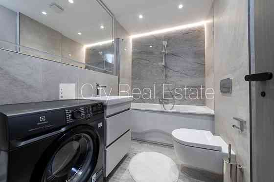 Новостройка, на подвальном этаже доступно кладовое помещение, территория Рига