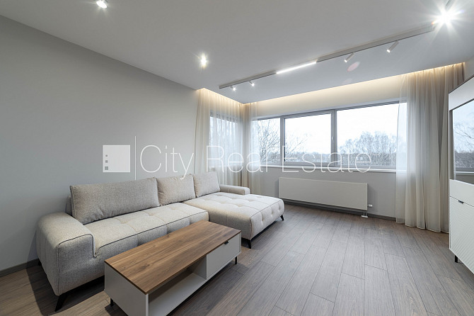 Новостройка, энергоэффективный дом, территория обнесена забором, вход с улицы, во Рига - изображение 8