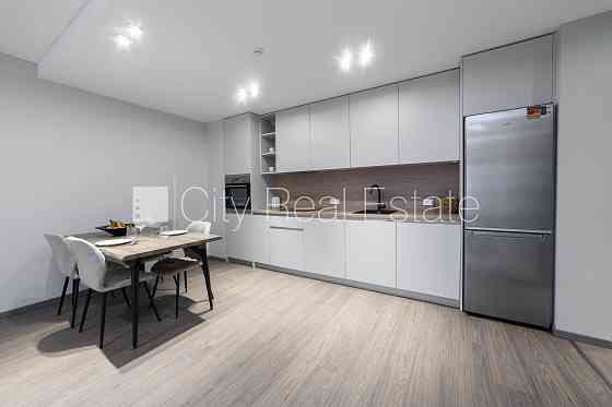 Благоустроенный озеленённый двор, территория обнесена забором, терасса, Jūrmala