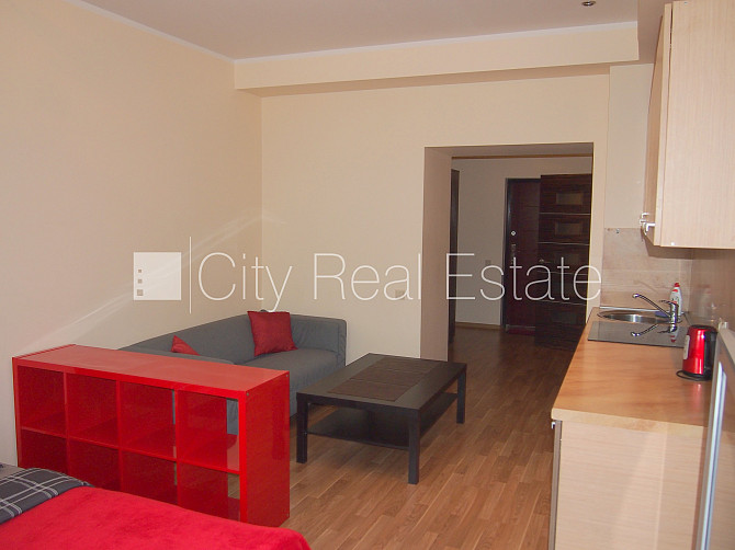 Šo dzīvokli izīrē pa diennaktīm (īstermiņa īre), īres cena sludinājumā norādīta par Rīga - foto 2