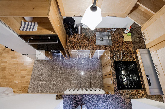 Pagalma māja, renovēta māja, slēgts pagalms, pagalmā bērnu spēļu laukums, kāpņu telpa Rīga - foto 19