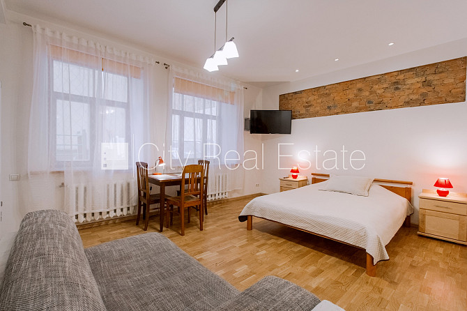 Pagalma māja, renovēta māja, slēgts pagalms, pagalmā bērnu spēļu laukums, kāpņu telpa Rīga - foto 2