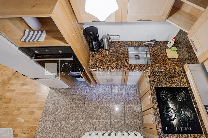 Pagalma māja, renovēta māja, slēgts pagalms, pagalmā bērnu spēļu laukums, kāpņu telpa Rīga - foto 18