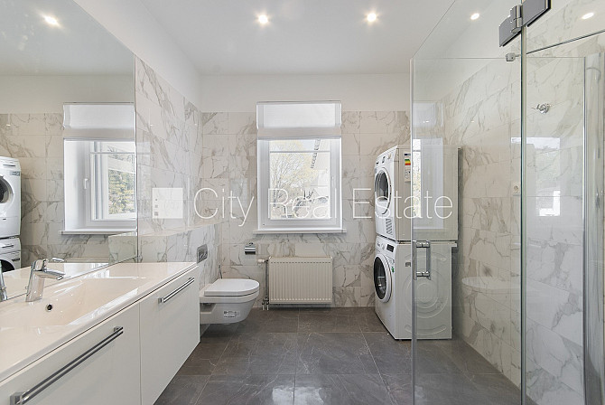 Jaunceltne, labiekārtota apzaļumota teritorija, slēgts pagalms, vieta vairākām automašīnām, Jūrmala - foto 12