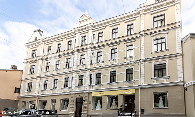 Fasādes māja, restaurēta māja, slēgta teritorija, ieeja no ielas, kāpņu telpa pēc Rīga - foto 15