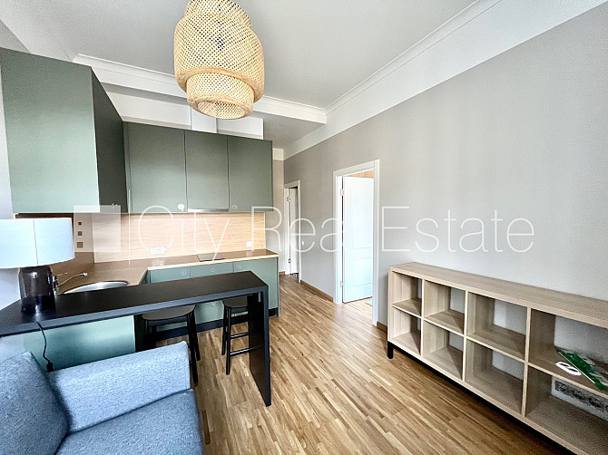 Renovēta māja, ir lifts, kāpņu telpa pēc kapitālā remonta, viena istaba izolēta, studio Rīga - foto 3