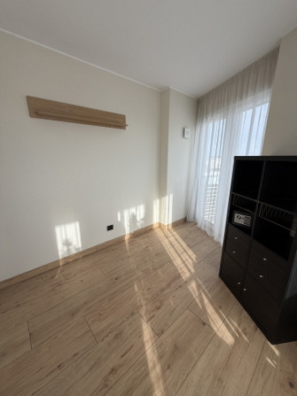 Izīrē brīnišķīgu 3 istabu dzīvokli ar terasi!  Ienākot dzīvoklī - plašs iebūvētais Rīga - foto 8