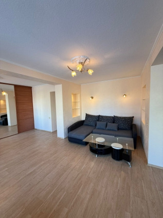 Izīrē plašu un mājīgu 2 istabu dzīvokli Pļavniekos, Jukuma Vācieša ielā 12.  Dzīvoklis Rīga - foto 2