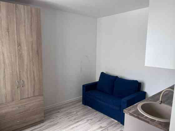 Stilīgs, dzīvoklis Rīgas centrā ar ļoti zemiem komunālie maksājumiem.  Tiek izīrēts studio tipa dzīv Рига