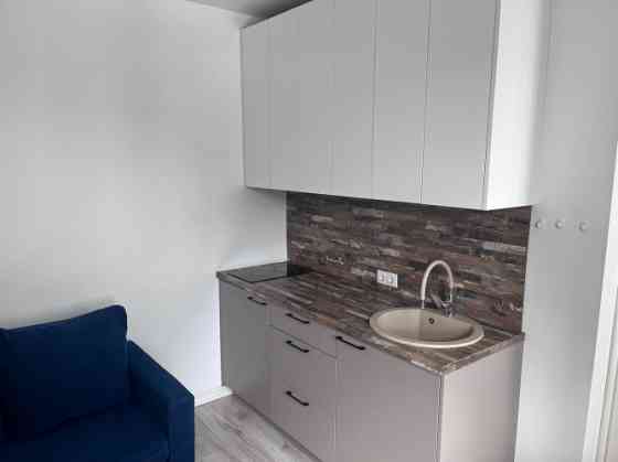 Stilīgs, dzīvoklis Rīgas centrā ar ļoti zemiem komunālie maksājumiem.  Tiek izīrēts studio tipa dzīv Рига