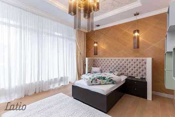 Izīrē plašu 4-istabu dzīvokli jaunā projektā "Katrin"Bulduros
Dzīvoklī ir 3 izolētas guļamistabas, v Jūrmala