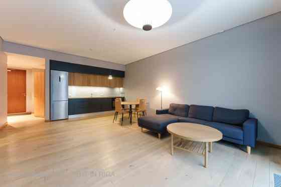 Продаётся элегантная и современная квартира в проекте Centrus, в самом центре Риги Рига