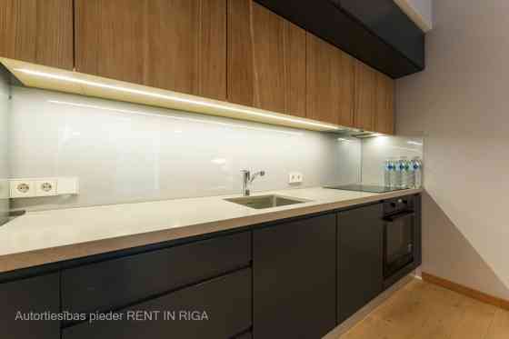 Продаётся элегантная и современная квартира в проекте Centrus, в самом центре Риги Рига