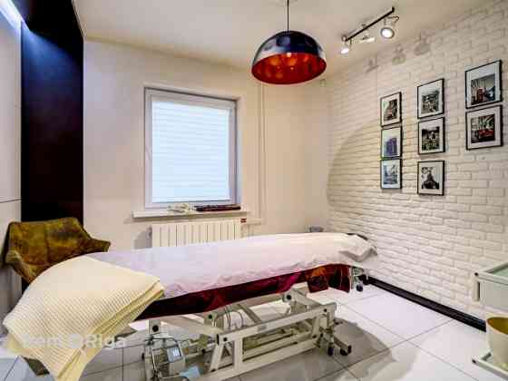 Квартира с отдельным входом!  В настоящее время используется как салон красоты, Рига