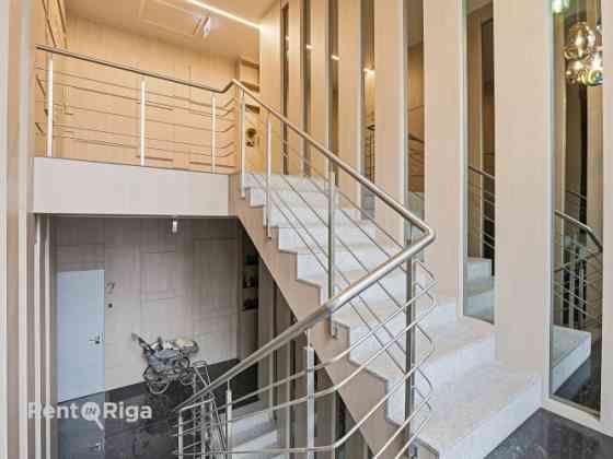 Pārdod 2 stāvīgu penthausa tipa dzīvokli!  Ekskluzīvs dzīvoklis, kas atrodas ēkas 3. un 4. stāvā ar  Jūrmala