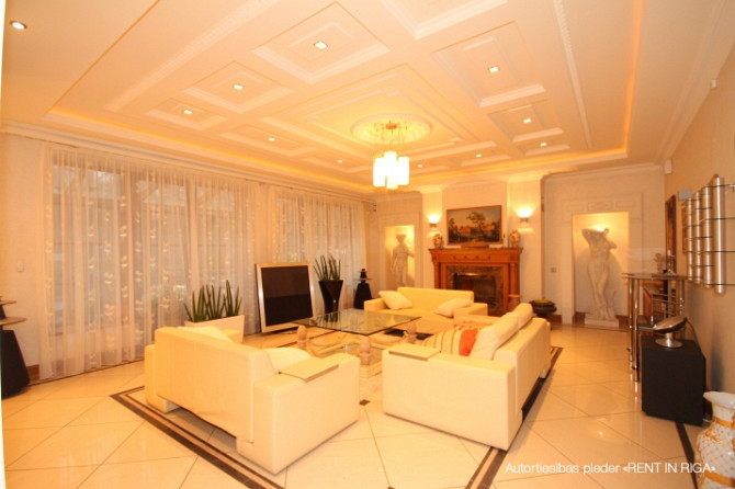 Tiek izīrēta savrupmāja ar baseinu, sporta zāli un basketbola laukumu Mežparkā. Māja sastāv Rīga - foto 7