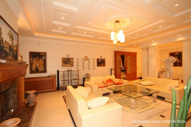 Tiek izīrēta savrupmāja ar baseinu, sporta zāli un basketbola laukumu Mežparkā. Māja sastāv Rīga - foto 6