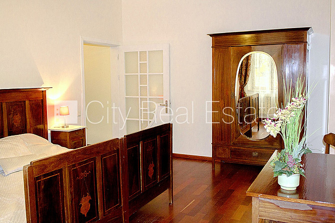 Pagalma māja, renovēta māja, slēgts pagalms, pagalmā bērnu spēļu laukums, ir lifts, kāpņu Rīga - foto 3