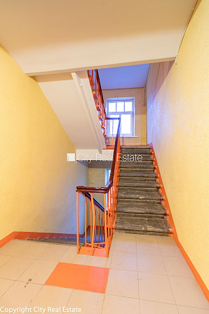 Fasādes māja, renovēta māja, iežogota teritorija, vieta automašīnai, ieeja no pagalma, Rīga - foto 13