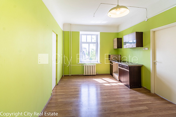 Fasādes māja, renovēta māja, iežogota teritorija, vieta automašīnai, ieeja no pagalma, Rīga - foto 6