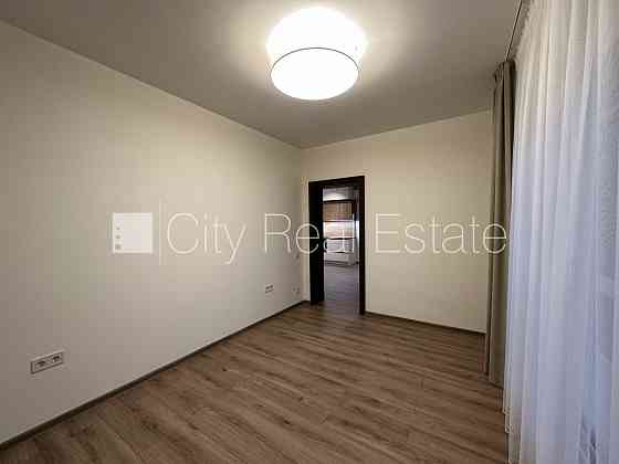 Новостройка, энергоэффективный дом, благоустроенная озеленённая территория, Rīga