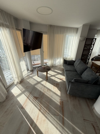 Izīrē brīnišķīgu 3 istabu dzīvokli ar terasi!  Ienākot dzīvoklī - plašs iebūvētais Rīga - foto 4