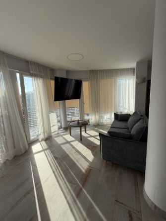 Izīrē brīnišķīgu 3 istabu dzīvokli ar terasi!  Ienākot dzīvoklī - plašs iebūvētais Rīga - foto 3