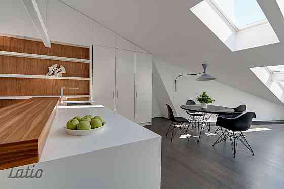 Pārdod pilnībā mēbelētu un ar sadzīves tehniku aprīkotu dzīvokli jaunajā daudzdzīvokļu projektā Vecr Rīga