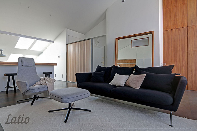 Pārdod pilnībā mēbelētu un ar sadzīves tehniku aprīkotu dzīvokli jaunajā daudzdzīvokļu Rīga - foto 5