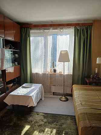 Pārdod remontējamu dzīvokli Iļģuciema centrā.

Vidējais stāvs, vidējā kāpņu telpa.
Mājā nomainīti ko Rīga