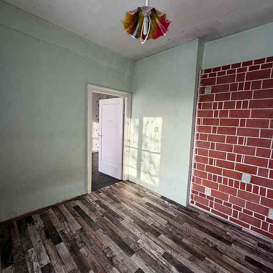 Piedāvājam iegādāties funkcionālu un gaišu divu istabu dzīvokli Skrundas ielā 33. Šis ir īpašums, ku Kuldīga un novads