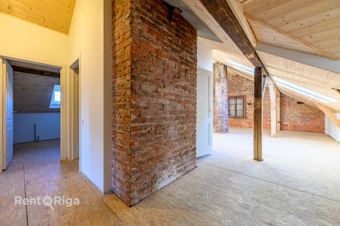 Plašs mansarda dzīvoklis Vecliepājas sirdī ar perspektīvu plānojumu!  Bonuss: Dzīvoklim ir Liepāja - foto 9