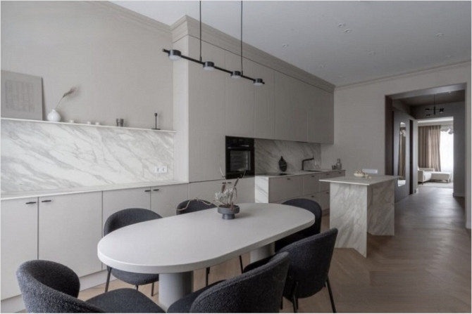 Ekskluzīvs trīs istabu dzīvoklis ilgtermiņa īrei Rīgas centrā  Merķeļa iela 6  Izīrējam Rīga - foto 3