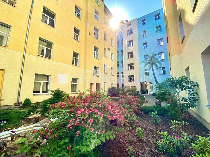 Renovēta māja, maksas stāvvieta, ir lifts, guļamistabu skaits 1 gab., viesistaba, viena istaba Rīga - foto 8