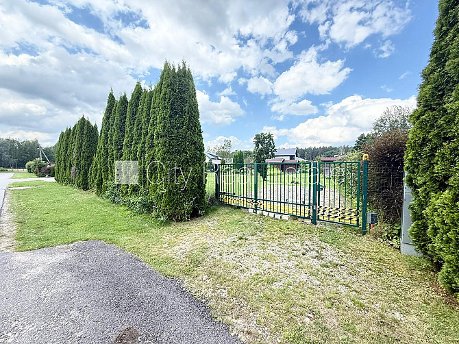 Fasādes māja, ir lifts, kāpņu telpa pēc kapitālā remonta, istabas izolētas 2 gab., studio Rīga - foto 3