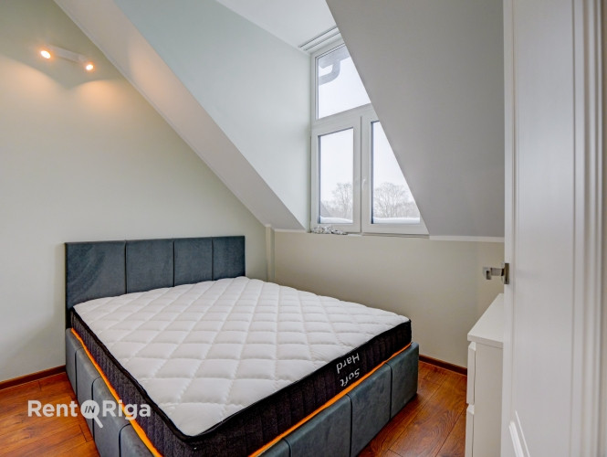 Pieejams unikāls mansarda tipa dzīvoklis jaunajā projektā Katoļu ielā 11  ar augstvērtīgu Rīga - foto 3