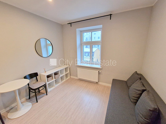 Fasādes māja, renovēta māja, slēgts pagalms, ieeja no ielas, kāpņu telpa pēc kapitālā Rīga - foto 10