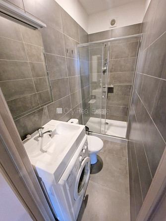 Fasādes māja, renovēta māja, slēgts pagalms, ieeja no ielas, kāpņu telpa pēc kapitālā Rīga - foto 12