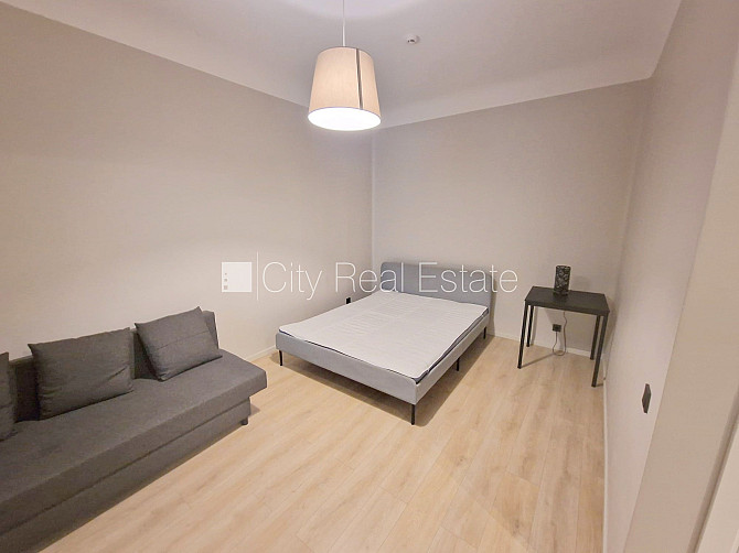 Fasādes māja, renovēta māja, slēgta teritorija, ieeja no ielas, ir lifts, kāpņu telpa pēc Rīga - foto 5