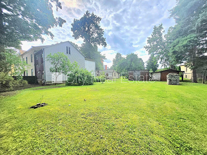 Privātmāja, labiekārtots apzaļumots pagalms, iežogota teritorija, logi vērsti mājas abās Rīga - foto 19