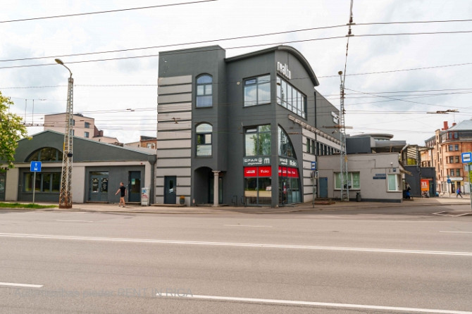 Торговые помещения с входом с фасада здания. Подходят для магазина, медицинского Рига - изображение 1