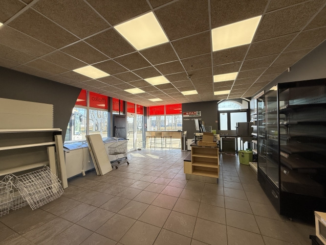 Торговые помещения с входом с фасада здания. Подходят для магазина, медицинского Рига - изображение 5