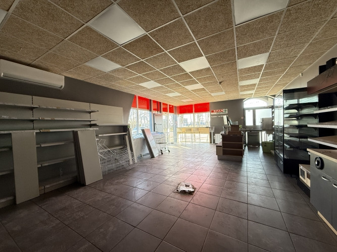 Торговые помещения с входом с фасада здания. Подходят для магазина, медицинского Рига - изображение 4