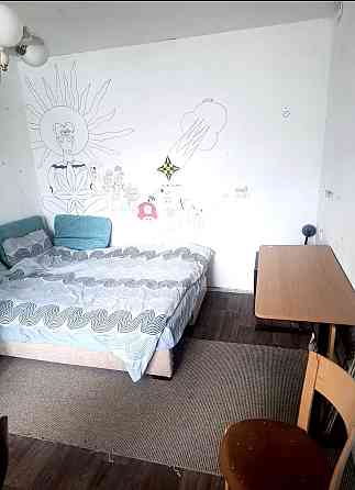 Pārdod gaišu 1 istabas dzīvokli Pļavnieku rajonā, Saharova ielā 5. Māja aprīkota ar liftu.... Rīga