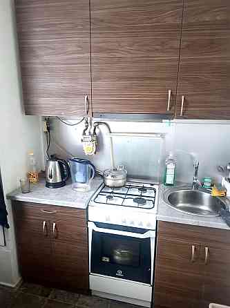 Pārdod gaišu 1 istabas dzīvokli Pļavnieku rajonā, Saharova ielā 5. Māja aprīkota ar liftu.... Rīga