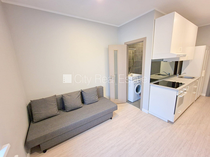 Fasādes māja, renovēta māja, slēgts pagalms, ieeja no ielas, kāpņu telpa pēc kapitālā Rīga - foto 13